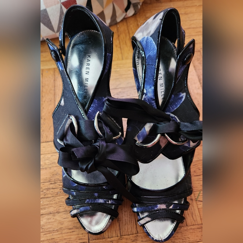 Karen Millen Navy and Black heels